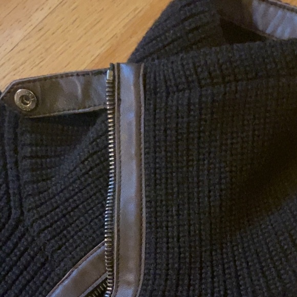 GUCCI Cardigan Sweater - Picture 6 of 15